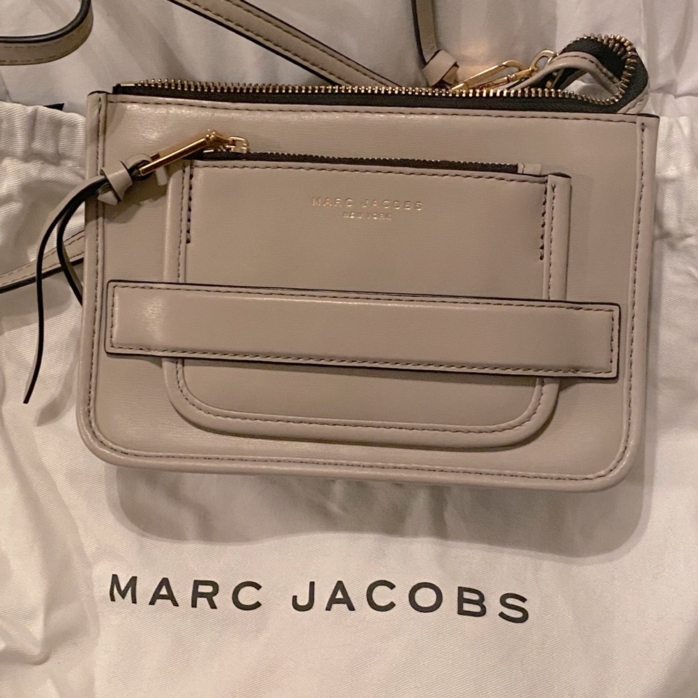 Marc Jacobs cross body purse